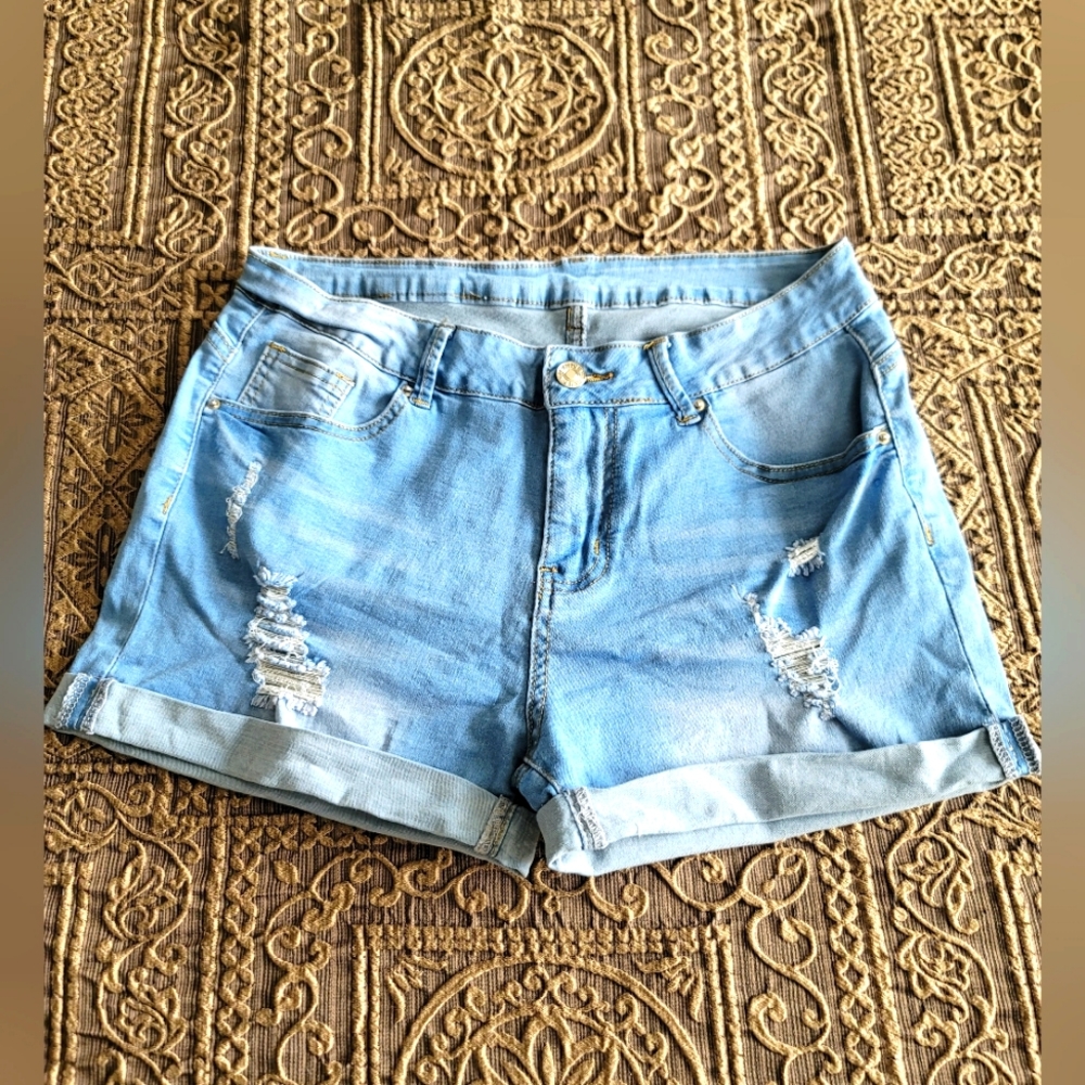 Distressed Butt Lifting Jean Shorts | Size L | NWOT
